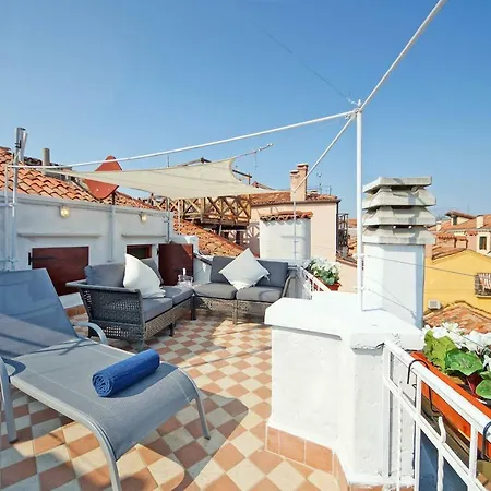 Terrace البندقية